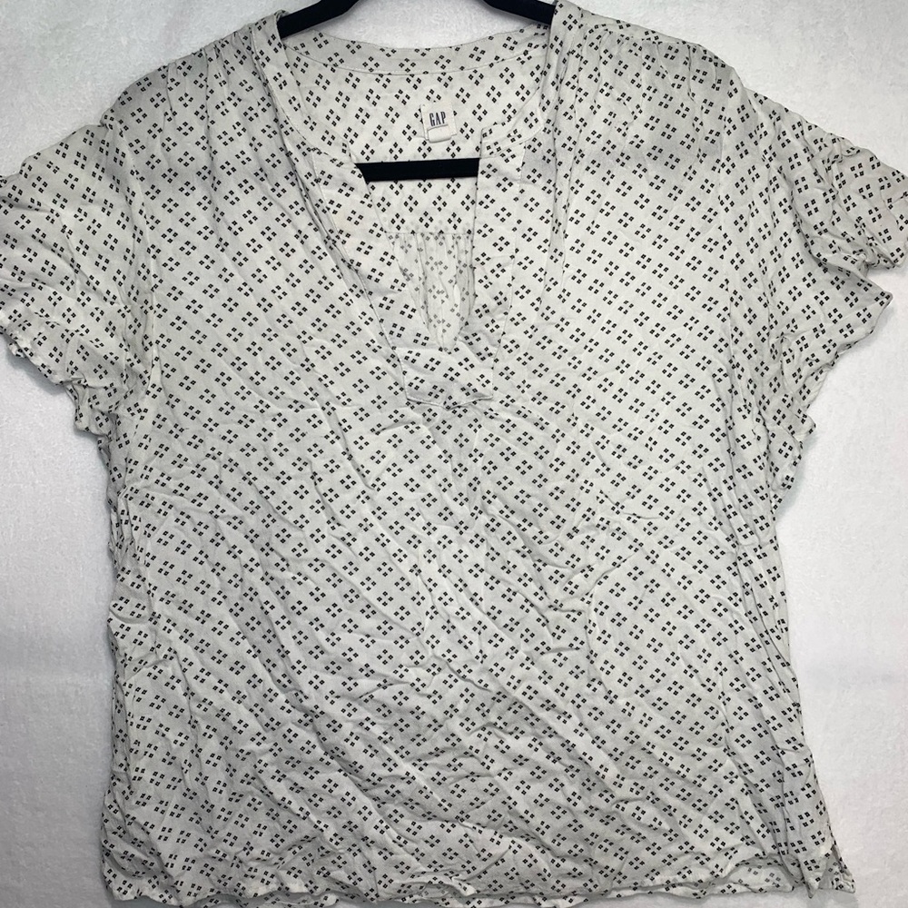 GAP Blouse Womens L White Black Geometric Diamond Split Neck Flutter Sleeve Top